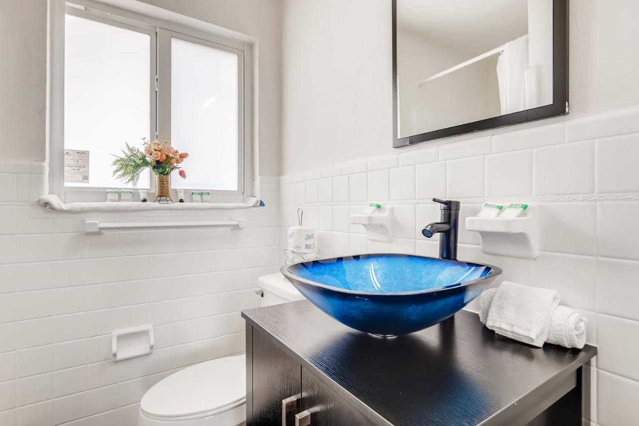 Coral Sands Boutique Lux Studio Уест Палм Бийч Екстериор снимка
